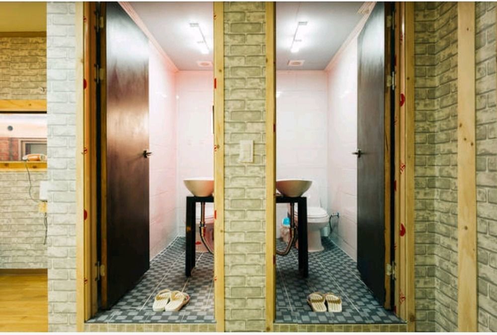 Social House Hotel Seoul Bagian luar foto